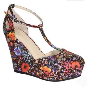 Bamboo floral wedge